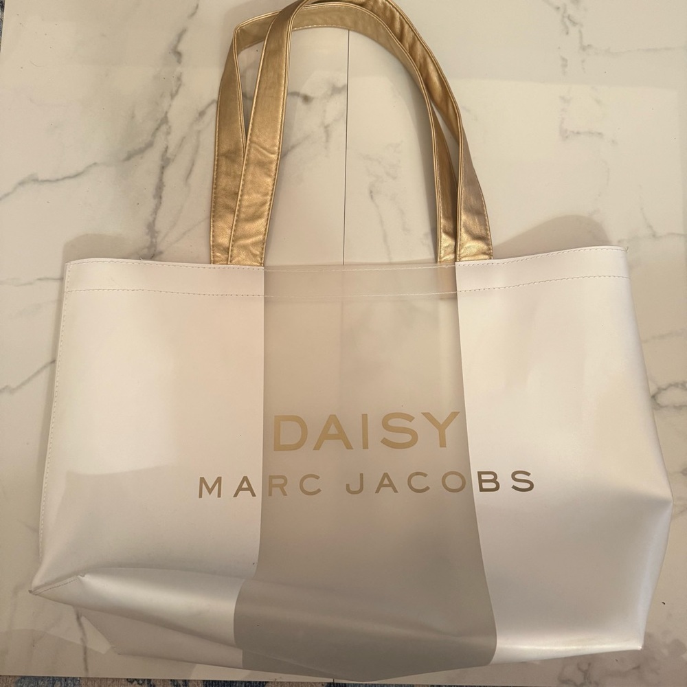 Marc Jacobs White Tote with Gold Handles - DAISY